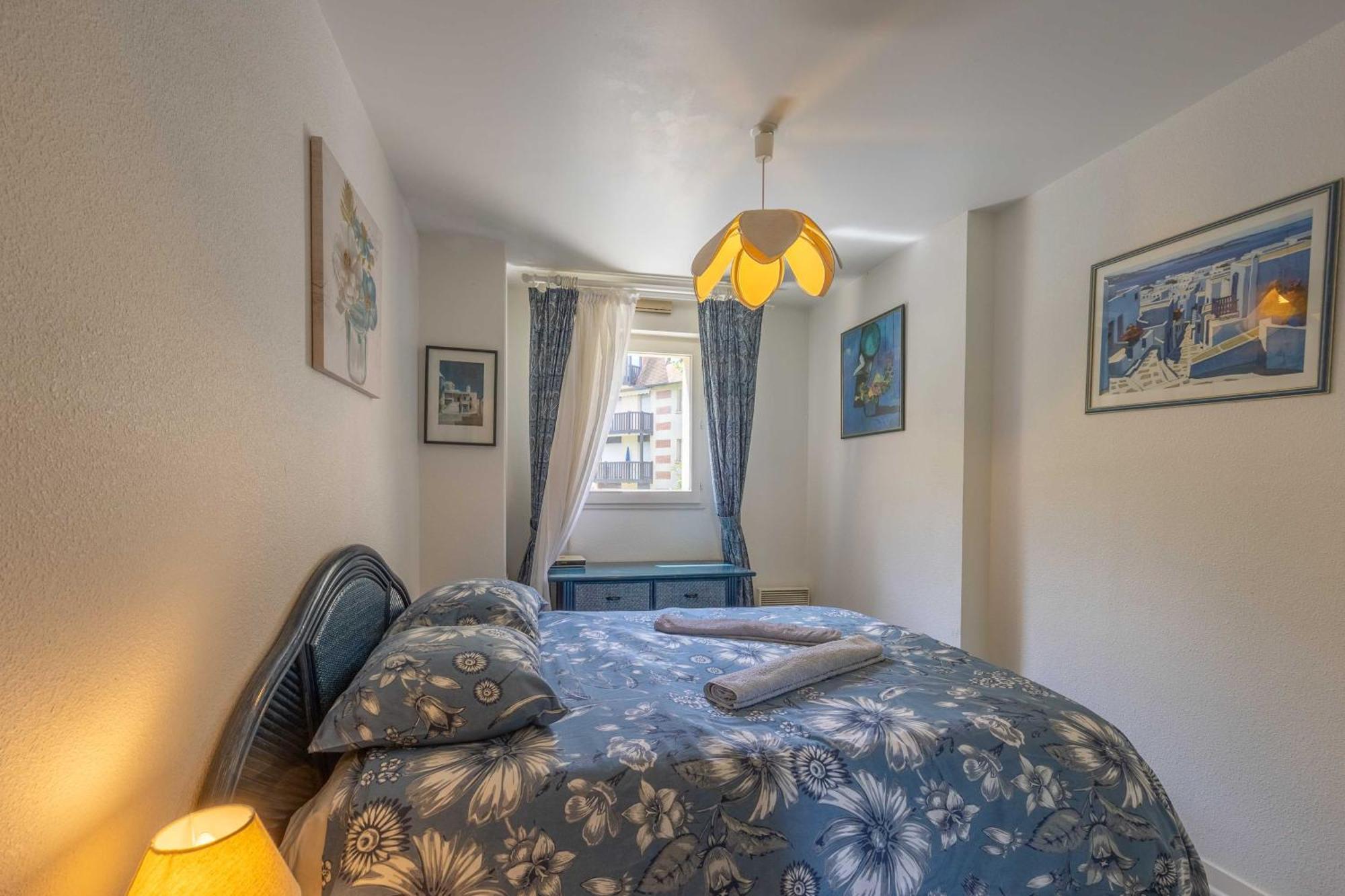 Apartment With Parking And Balcony Near The Beach Deauville Exterior photo
